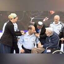 אברהם פרנקל, אביו של הנער נפתלי פרנקל הי"ד, מונה לנשיא בית הדין למשמעת של משטרת ישראל וקיבל דרגות, היום. | דוברות המשטרה