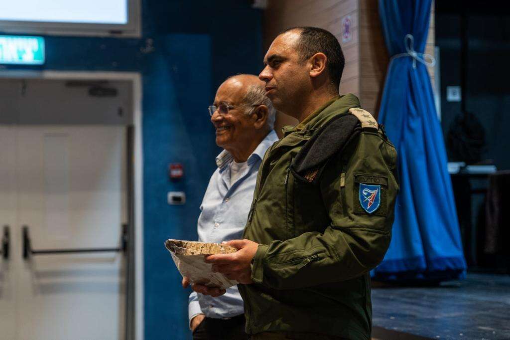 מח"ט 7 הנוכחי עם אביגדור קהלני. | ידעיה כהן, דו"צ