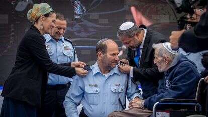 אברהם פרנקל, אביו של הנער נפתלי פרנקל הי"ד, בטקס קבלת הדרגות לאחר שמונה לנשיא בית הדין למשמעת של משטרת ישראל. | דוברות המשטרה