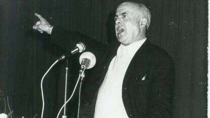 יצחק בן אהרון. | עיתון במחנה