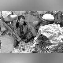 מוטה גור במהלך מלחמת ששת הימים. | צלמי במחנה באדיבות ארכיון צה"ל במשרד הביטחון