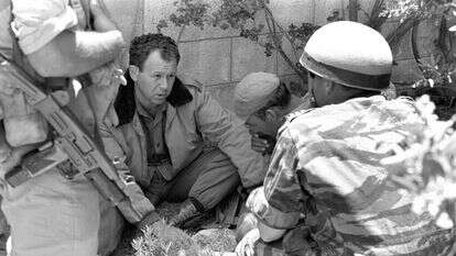 מוטה גור במהלך מלחמת ששת הימים. | צלמי במחנה באדיבות ארכיון צה"ל במשרד הביטחון