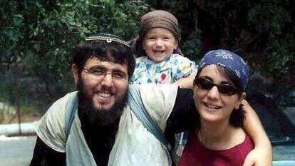 שולי הר מלך ז"ל, רעייתו לימור וביתם. | באדיבות המשפחה