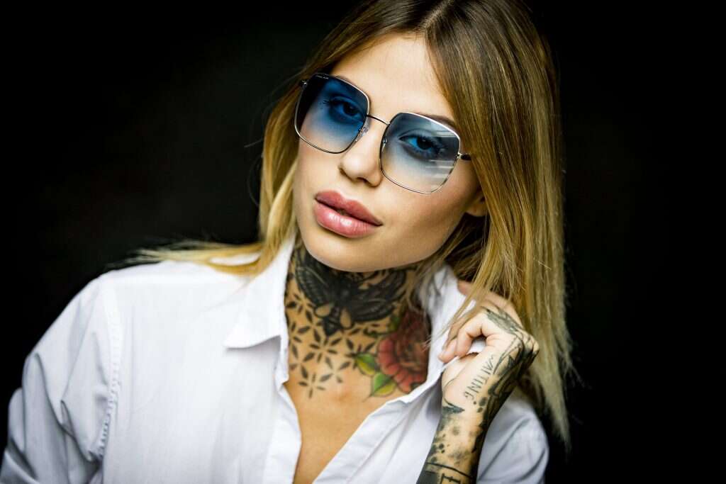 משקפיים פולר. | יח"צ