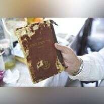 הסידור שהציל את חייו של שלום. | עזרא טראבלסי