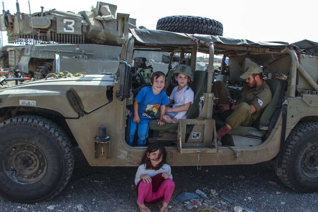 ביקור בבסיסי צה"ל. | גרשון אלינסון/פלאש 90