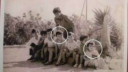 מימין ח"כ מיכאל ביטון ומשמאל אחיו אבי ז"ל, כילדים. | באדיבות המשפחה מימין ח"כ מיכאל ביטון ומשמאל אחיו אבי ז"ל, כילדים. | באדיבות המשפחה