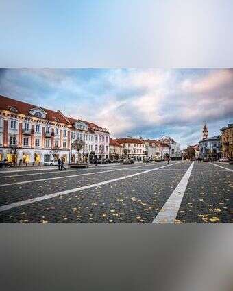 "מומלץ לכל תושב בעיר להכיר כמה מילים ביידיש". הכיכר בווילנה, בירת ליטא. | גטי אימג'ס
