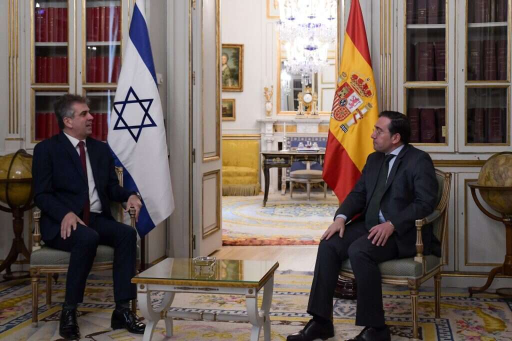 שר החוץ אלי כהן נפגש עם מקבילו הספרדי, חוזה מנואל אלברס. | חבייר שכטמן, שגרירות ישראל בספרד שר החוץ אלי כהן נפגש עם מקבילו הספרדי, חוזה מנואל אלברס. | חבייר שכטמן, שגרירות ישראל בספרד