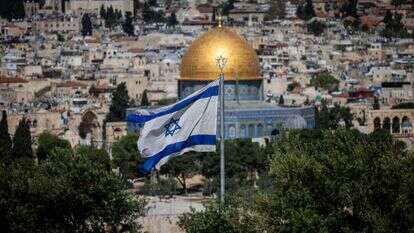 דגל ישראל והר הבית, מבט מהר הזיתים. | יונתן זינדל, פלאש 90
