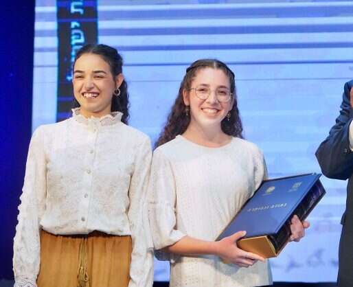 אמונה כהן ונטע לקס בסיום החידון. | שלו שלום, פלאש 90