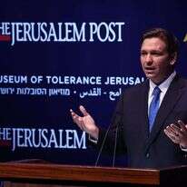 דה-סנטיס בכנס. | יונתן זינדל/פלאש 90