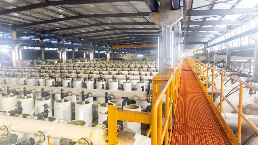 ממברנות לסינון המים במתקן ההתפלה שורק. | יוסי אלוני