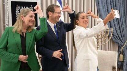 קירל והנשיא הרצוג. | עמוס בן גרשום/ לע"מ