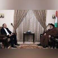 שר החוץ האיראני עבדוליאן עם מזכ"ל חיזבאללה, נסראללה. | AFP