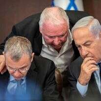 נתניהו עם לוין ואמסלם בישיבת הממשלה, היום. | אמיל סלמן/פלאש 90