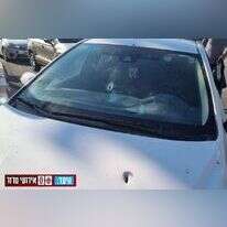 הרכב עם פגיעות הקליעים