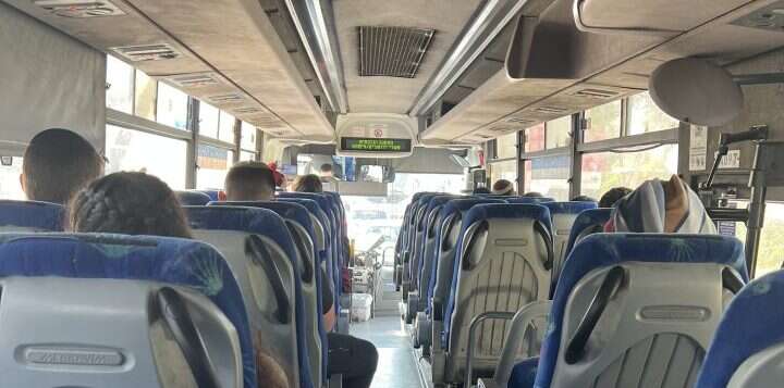 אוטובוס סמוך לשער בנימין