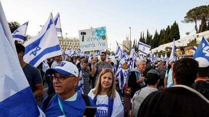 הפגנה בעד הרפורמה. | נעמה שטרן