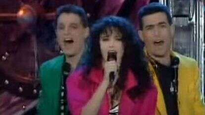 מסך מתוך הקליפ ההשתתפות של דפנה דקל באירוויזיון 92.