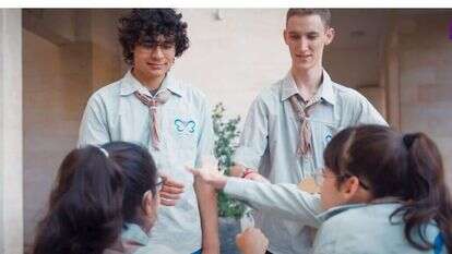 מסך מתוך סרטון של תנועת כנפיים של קרמבו מסך מתוך סרטון של תנועת כנפיים של קרמבו