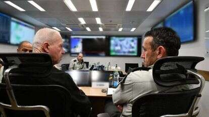 הרצי הלוי ויואב גלנט בקרייה. | אריאל חרמוני, משרד הביטחון