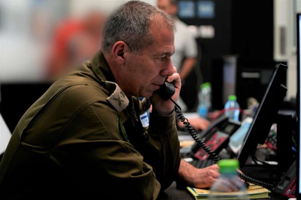 אבי גיל ביערכות למבצע מגן וחץ במטה השב"כ ביום שישי האחרון