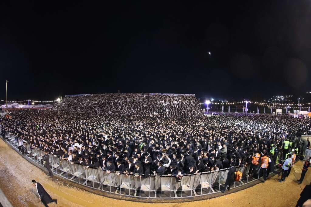 ההדלקה המסורתית במירון. | דוד כהן פלאש 90