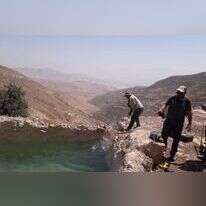 אנשי המנהל האזרחי הורסים את עין ראשש שבמזרח בנימין.