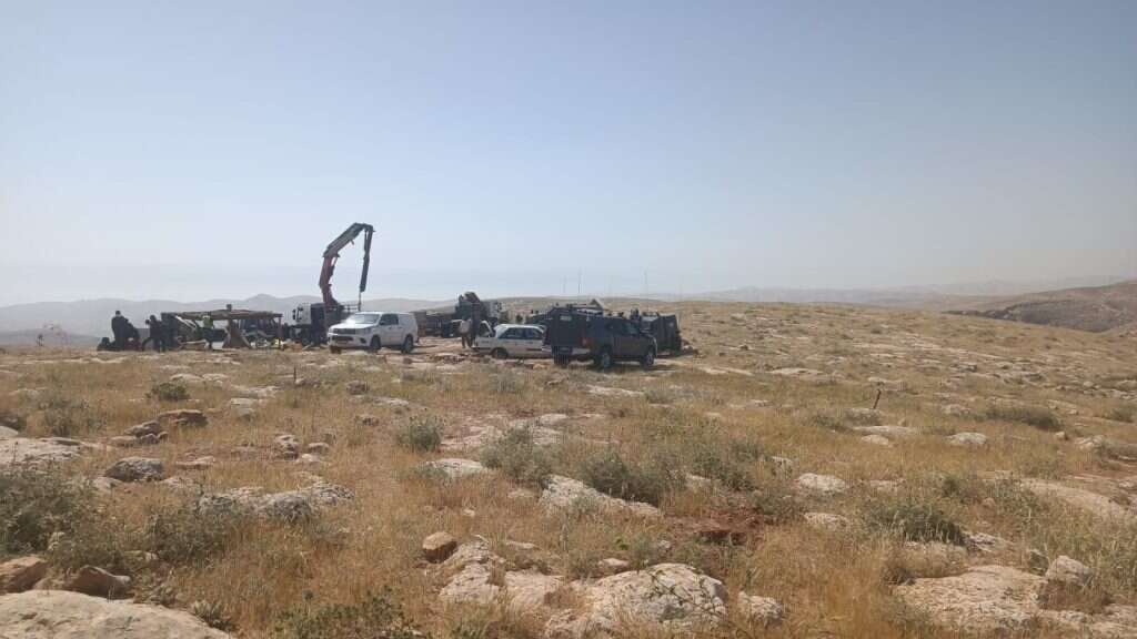 כוחות המנהל האזרחי בפינוי החווה של נריה בבנימין כוחות המנהל האזרחי בפינוי החווה של נריה בבנימין