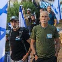 עומר ברלב בהפגנה בבני ברק.. | פלאש 90