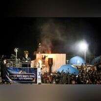 רשב"י היה מגרש אותם עם מקל. החוגגים במירון בל"ג בעומר. | דוד כהן