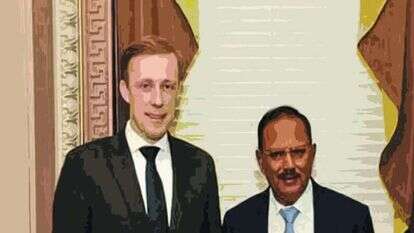 אג'יט דובאל וג'ייק סאליבן, היועצים לביטחון לאומי של הודו וארה"ב, במפגש בריאד. מתוך דף הטוויטר של דובאל