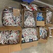 ארגזי רולאפס שנתפסו בפעילות של רשות המיסים. | דוברות רשות המיסים