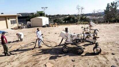 "מגרש מאדים", מרחב האימונים של גשושיות מאדים של המעבדה להנעה סילונית של נאס"א, פסדינה, קליפורניה. | מלינה מארה, הוושינגטון פוסט