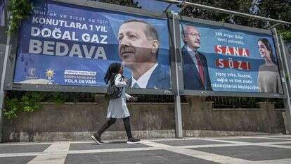 שלטי בחירות ברחוב, טורקיה. | AFP