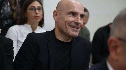 אפי נוה. | יהונתן שאול