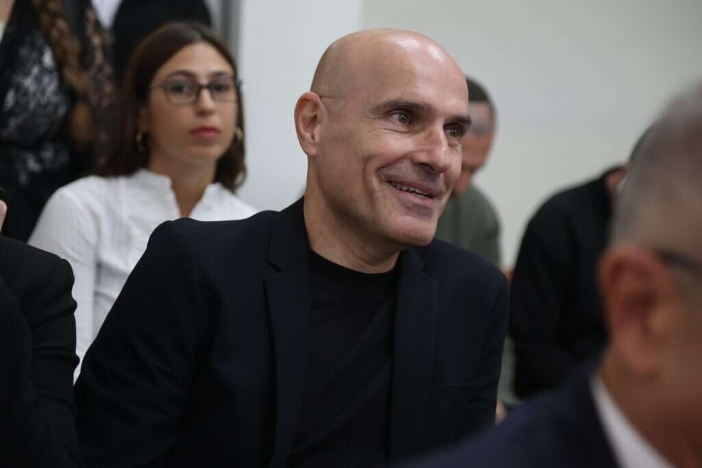 אפי נוה. | יהונתן שאול