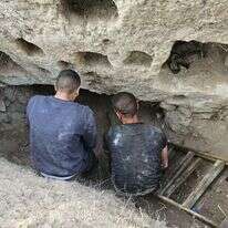 החשודים בעת המעצר. | ניר דיסטלפלד רשות העתיקות