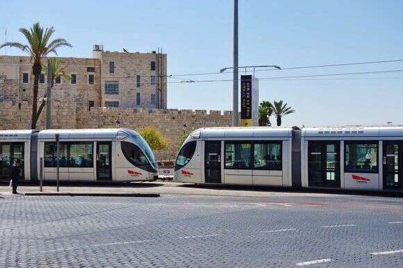 הרכבת הקלה בירושלים. | שאטרסטוק הרכבת הקלה בירושלים. | שאטרסטוק