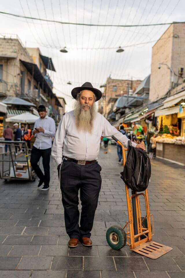 התחנה המרכזית העולמית. אריאל לשם. | נעמה שטרן