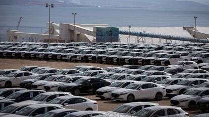 רכבים מיובאים בנמל אילת. | נועם רבקין פנטון, פלאש 90