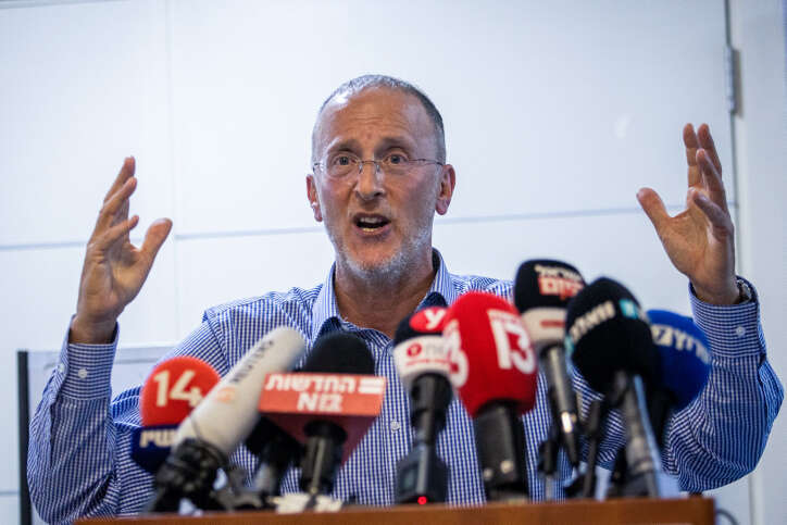 ליאו די. | אורן בן חקון, פלאש 90