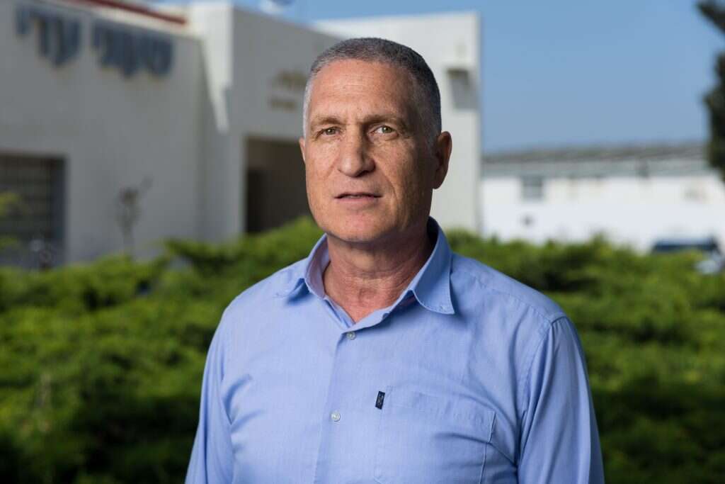 צביקה טסלר. | לירון מולדובן