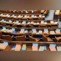 ספרי התקציב באולם המליאה, הבוקר. | עטרה גרמן