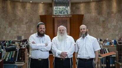 מימין: הרב יוסי שטרן, הרב אייל גריינר והרב דני סגליס. | שיר טורם, פלאש 90 מימין: הרב יוסי שטרן, הרב אייל גריינר והרב דני סגליס. | שיר טורם, פלאש 90