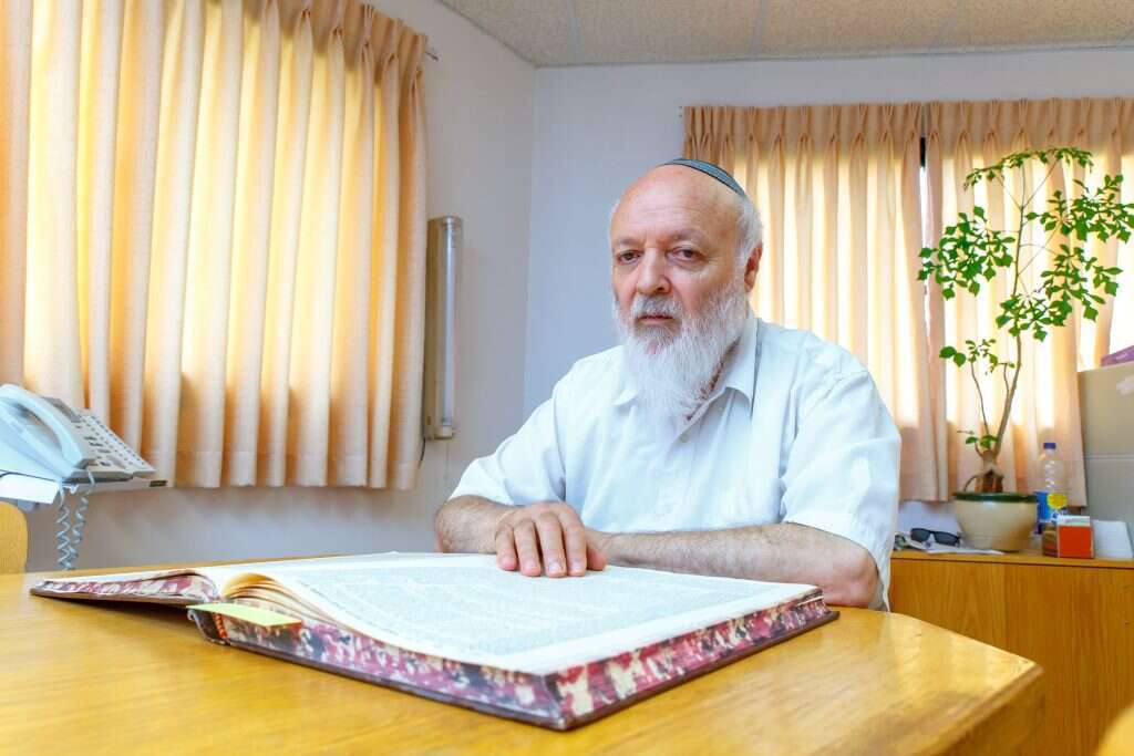 "כולנו קיבלנו ממנו את עניין האחריות על עם ישראל". הרב יהושע וייצמן. | אנצ'ו גוש, ג'יני "כולנו קיבלנו ממנו את עניין האחריות על עם ישראל". הרב יהושע וייצמן. | אנצ'ו גוש, ג'יני