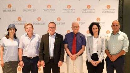 משתתפי כנס 'חרדים באקדמיה'. מימין לשמאל: טל בן חיים, פרופ' סראב אבו-רביעי קווידר, פרופ' יוסי מקורי, פרופ' דניאל חיימוביץ, פרופ' חיים היימס, ד"ר ורדה בן שאול. | דני מכליס, אונ' בן-גוריון בנגב משתתפי כנס 'חרדים באקדמיה'. מימין לשמאל: טל בן חיים, פרופ' סראב אבו-רביעי קווידר, פרופ' יוסי מקורי, פרופ' דניאל חיימוביץ, פרופ' חיים היימס, ד"ר ורדה בן שאול. | דני מכליס, אונ' בן-גוריון בנגב