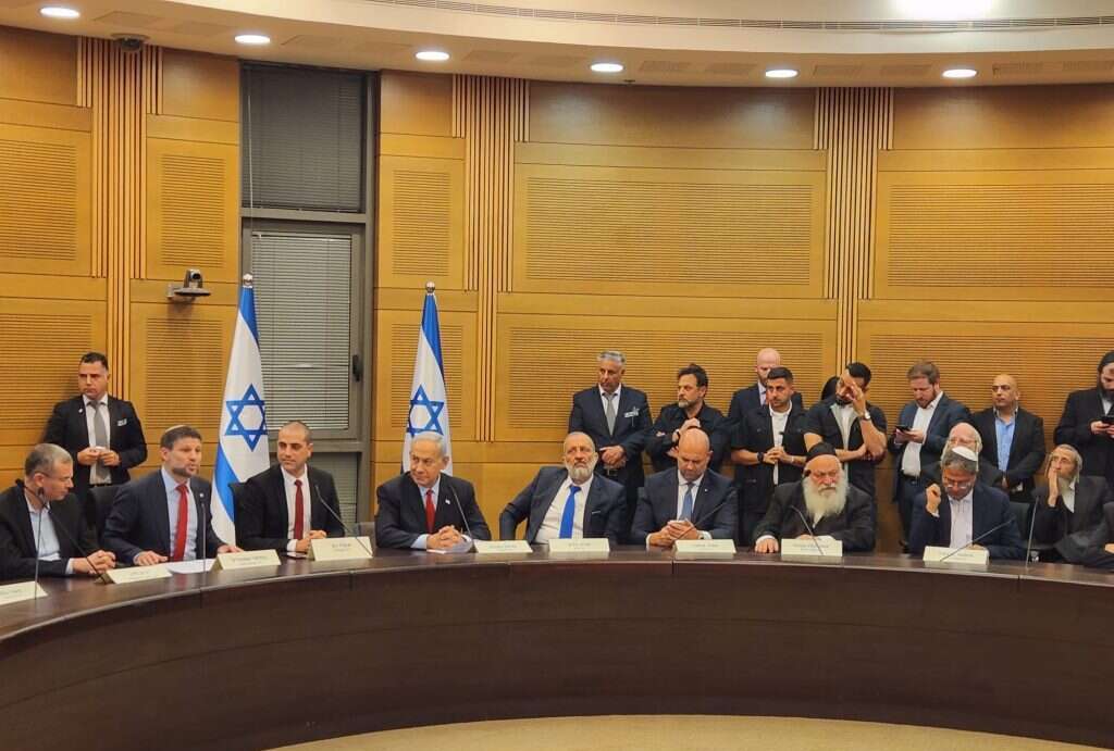 ישיבת הקואליציה לקראת ההצבעה על התקציב, לפני כשנה