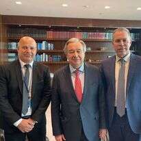 ארדן ואלוף רסאן עליאן בפגישה עם מזכ״ל האו״ם, אנטוניו גוטרש. | אלה גל